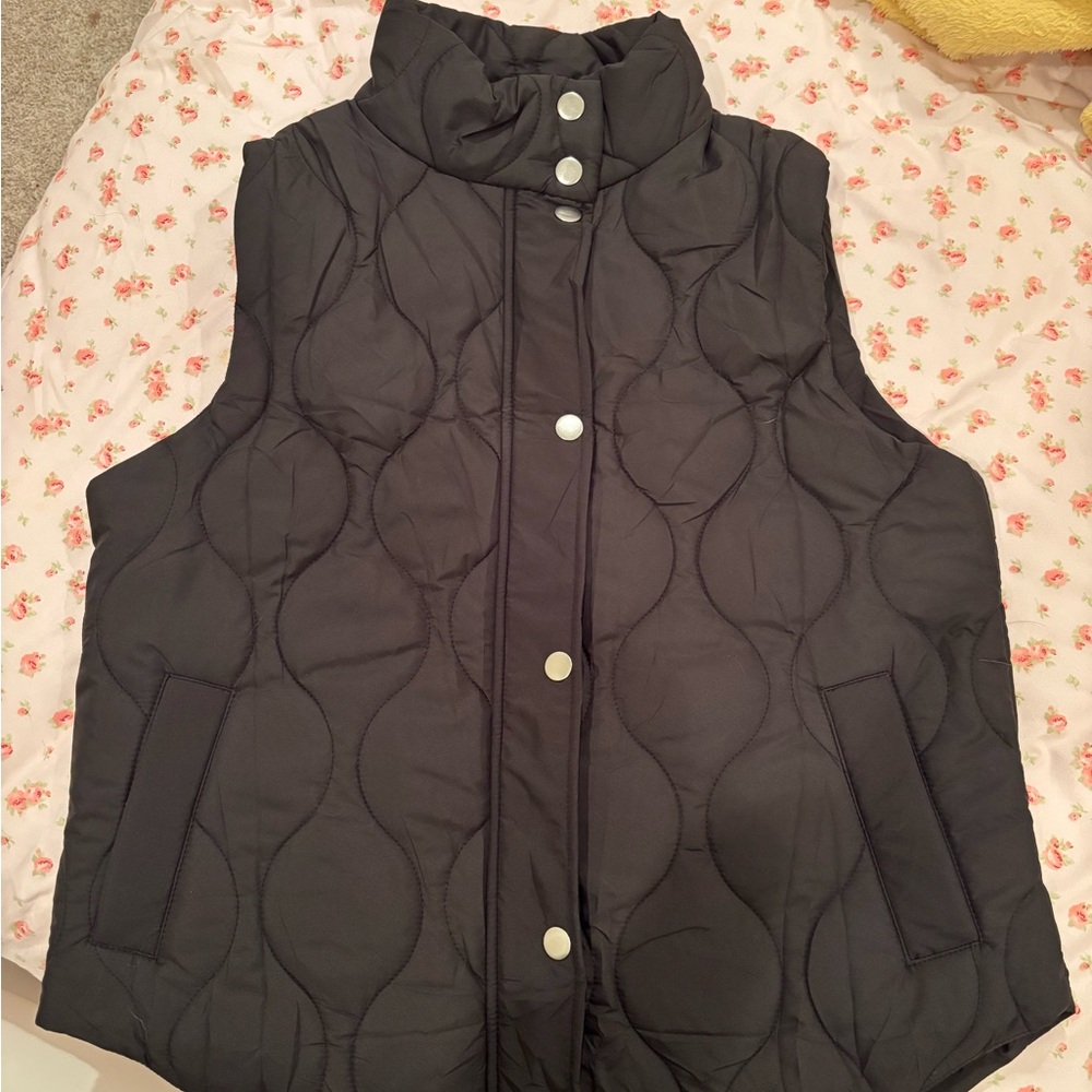 Women's Black Oversized Quilted Vest
